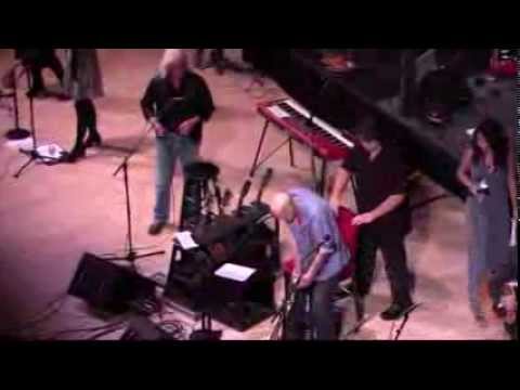ARLO GUTHRIE & PETE SEEGER WITH THE GUTHRIE FAMILY AT CARNEGIE HALL NYC 30 Nov 2013