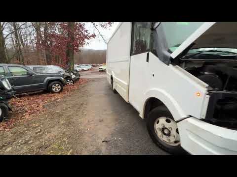 FOR SALE - 22L1327 - 2013 IZUZU COMMERCIAL VAN - 3.0L ENGINE