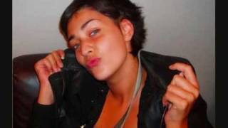 On Ressent Lyrics English Translation