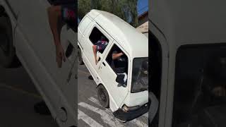 nunca confie nos seus amigos dirigindo kkkk #shorst #curiosidades #viral
