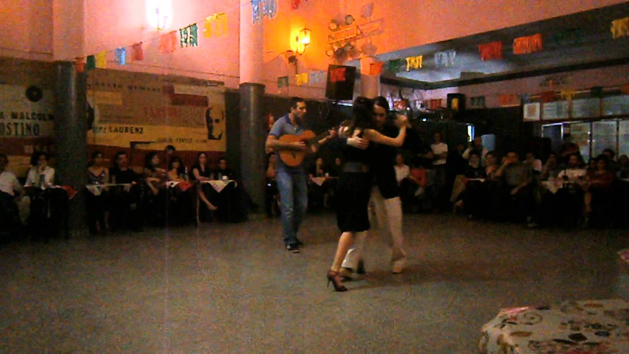Lucila Bardach y Marcelo Lavergata con Juan Villarreal en El Motivo Tango, 15/7/13