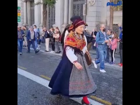 شاهد.. لحظات مدهشة من سيطرة الأغنام على شوارع مدريد