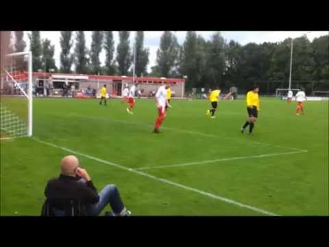 Heukelum 1 - GVV'63 1, schot Saïd Ijaouane naast het doel