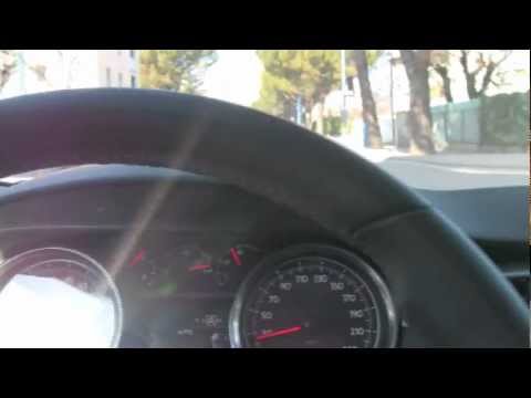 Peugeot 508 RXH. Circulación en zona urbana