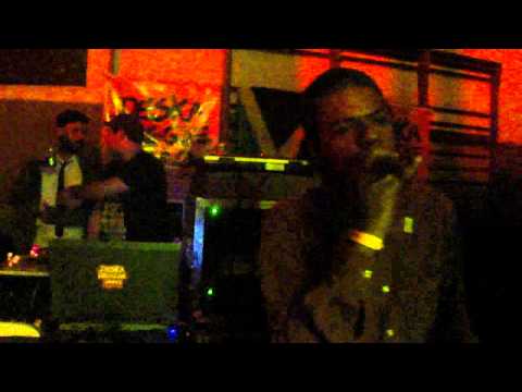 JONHY OSBOURNE + DESKAREGGAE (BH) (2015) - feat.  MONKEY Jhayam - 17 de 28