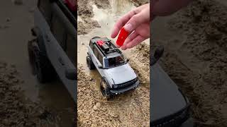 Download lagu Mobil Jeep Mini Menyebrangi Sungai mp3