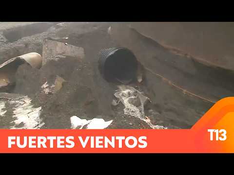 La Araucanía: Socavón corto la ruta al volcán Villarrica