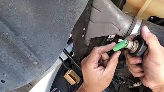 Cascadia fault code SPN 111 FMI 1/18. Coolant level low. DIY coolant sensor replacement & new plug.