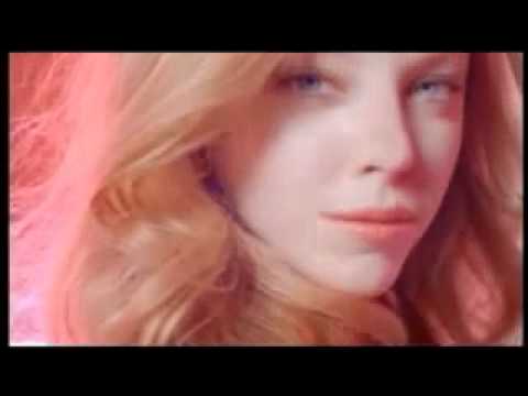 Scarlett Cacharel 2009