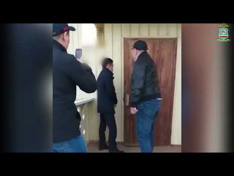 Опубликовано видео с задержанием замглавы улуса, обвиняемого в получении взятки