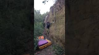 Video thumbnail of Moonshine, 6b+ (sit). Mont-roig del Camp