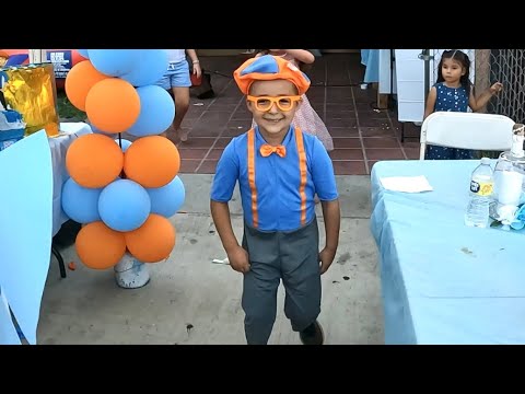 Blippi Piñata Feliz
