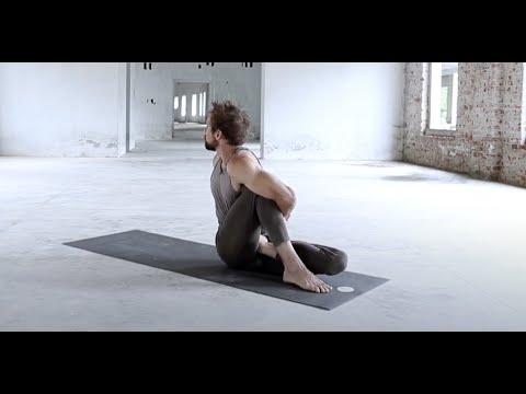Marichyasana D