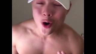 Jai singing "klaar voor je body"