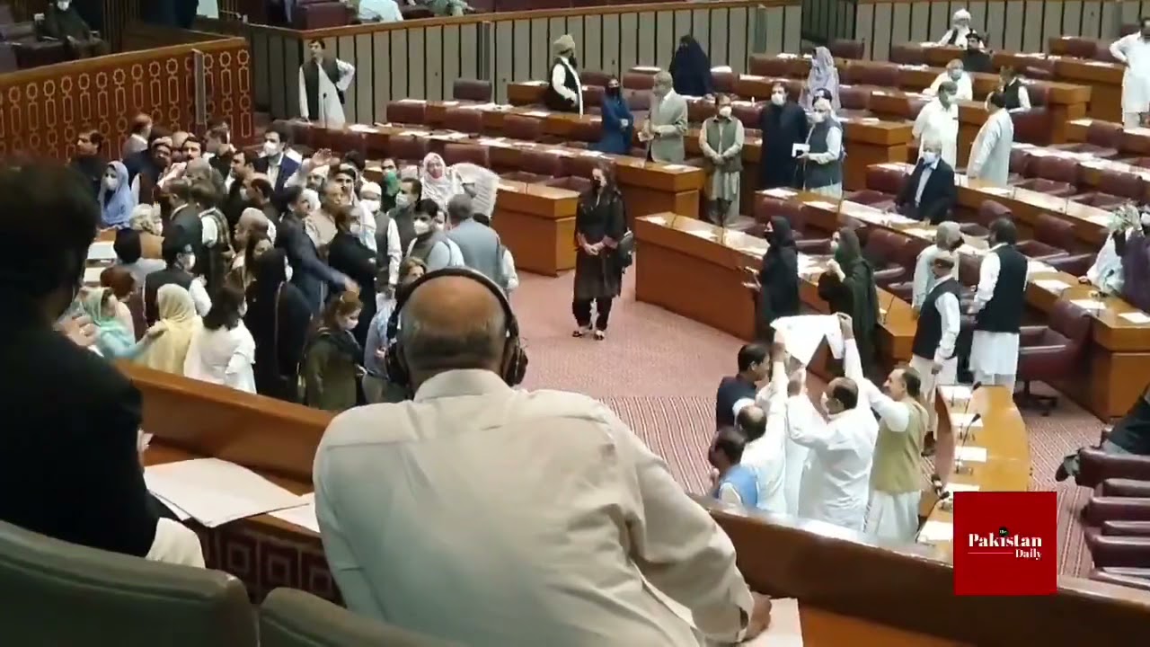 Pakistan'daki Fransız elçinin sınır dışı edilmesi oturumu ertelendi