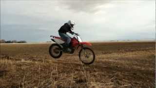 preview picture of video 'crf100f jumping'