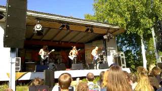 HELVETETS PORT - Fly By Night(live at Muskelrock 2011)