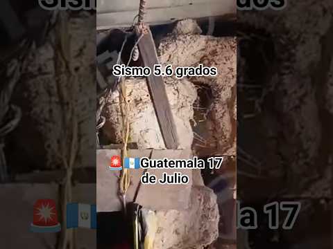 Personas que residen en viviendas de adobe en riesgo ante fuerte 🚨#sismo en Nahualá, #Sololá. GUAT🇬🇹