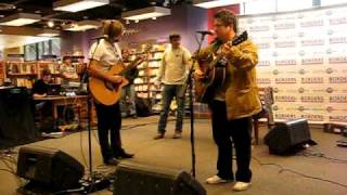 Jon Foreman and Sean Watkins soundchecking