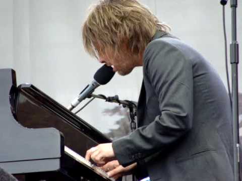 Thom Yorke live @ Latitude 2009 - The Eraser