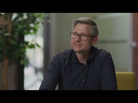 It's all about Connectivity: Dennis meets Skylo