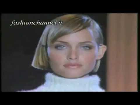 AMBER VALLETTA CATWALK VERSACE AUTUMN WINTER (MILÁN) 1994-2003.
