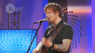 Ed Sheeran Performs Small Bump Live For The House Of Hits