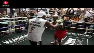 为什么打不到他？看看梅威瑟大师级的拳击反应手靶训练！