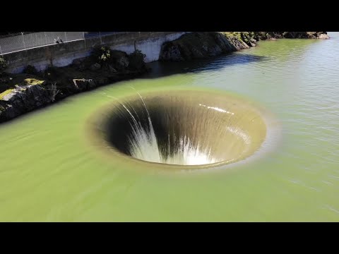 Massive Calif. reservoir spillway draws tourists Video