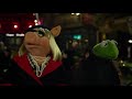 Muppets 2011 Kermit And Miss Piggy Clip