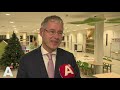 Minister Slob bezoekt scholen