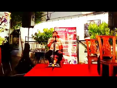 Baru belajar nyanyi sudah berani tampil di atas panggung(1)