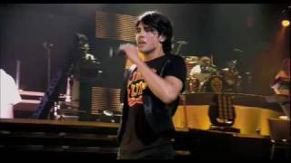 Jonas Brothers 3D Concert Clip - Pushing Me Away