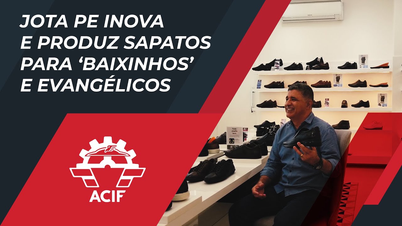 Watch Now Jota Pe inova e produz sapatos para 'baixinhos' e evangélicos Jota Pe inova e produz sapatos para 'baixinhos' e evangélicos