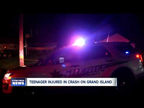 Teen crashes car into tree on Grand island