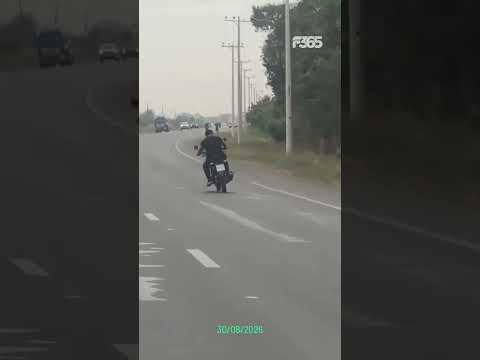 ¡Impactante! Motociclista ebrio causa grave accidente en Isidro Ayora