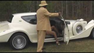 CHICK WILLIS Short Hair Woman