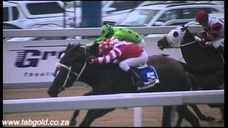 preview picture of video 'Greyville 19122014 Race 3 won by  CALL THE CLOWN'