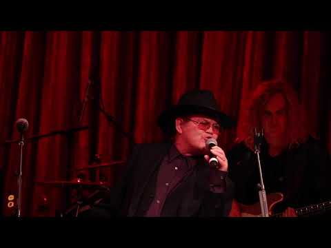 Clips of Micky Dolenz, Todd Rundgren & others live "It Was 50 Years Ago Today" at Westbury 10/12/19