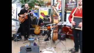 Video PLZEŇSKÉ BLUESOVÉ TRIO:píseň "Bitvy" - Čokoládový festival - Plz