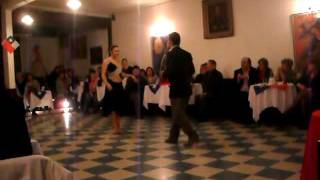 JOHN ZABALA Y PAMELA RAMOS BAILANDO EL TANGO (MILONGA PORTEÑA, MIGUEL CALO)
