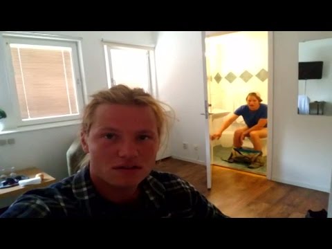 Videoblogg: Julius och Björn luras och går på dass - Spring! (TV4)