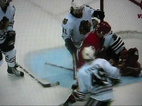 Western Conference Finals Game 5: Red Wings vs. Blackhawks: Helm kills 25 seconds of the penalty