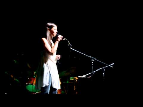 Severa Gjurin - Obsedela sva sama (original Avtomobili) Live, Ljubljana