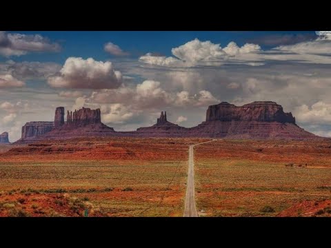Monument Valley loop, Spanky riding on  his Harley-Davidson (2017) #harleydavidson #MonumentValley