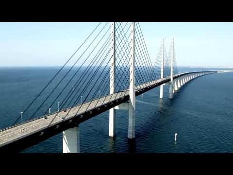 DATSKAYA  ISCHEZAYUSHHAYA DOROGA  PEREHODYASHHAYA V PODVODNOE SHOSSE I ESHHYO 4 NEOBYCHNYH MOSTA Mos