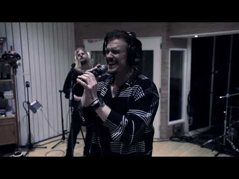 Crowne - "Kings In The North" - Official Live Video