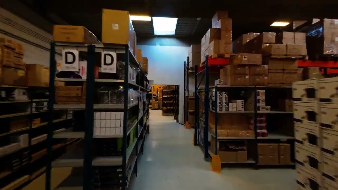 Webshop SoundStore XL Showroom og Lager showcase/Gennemflyvning
