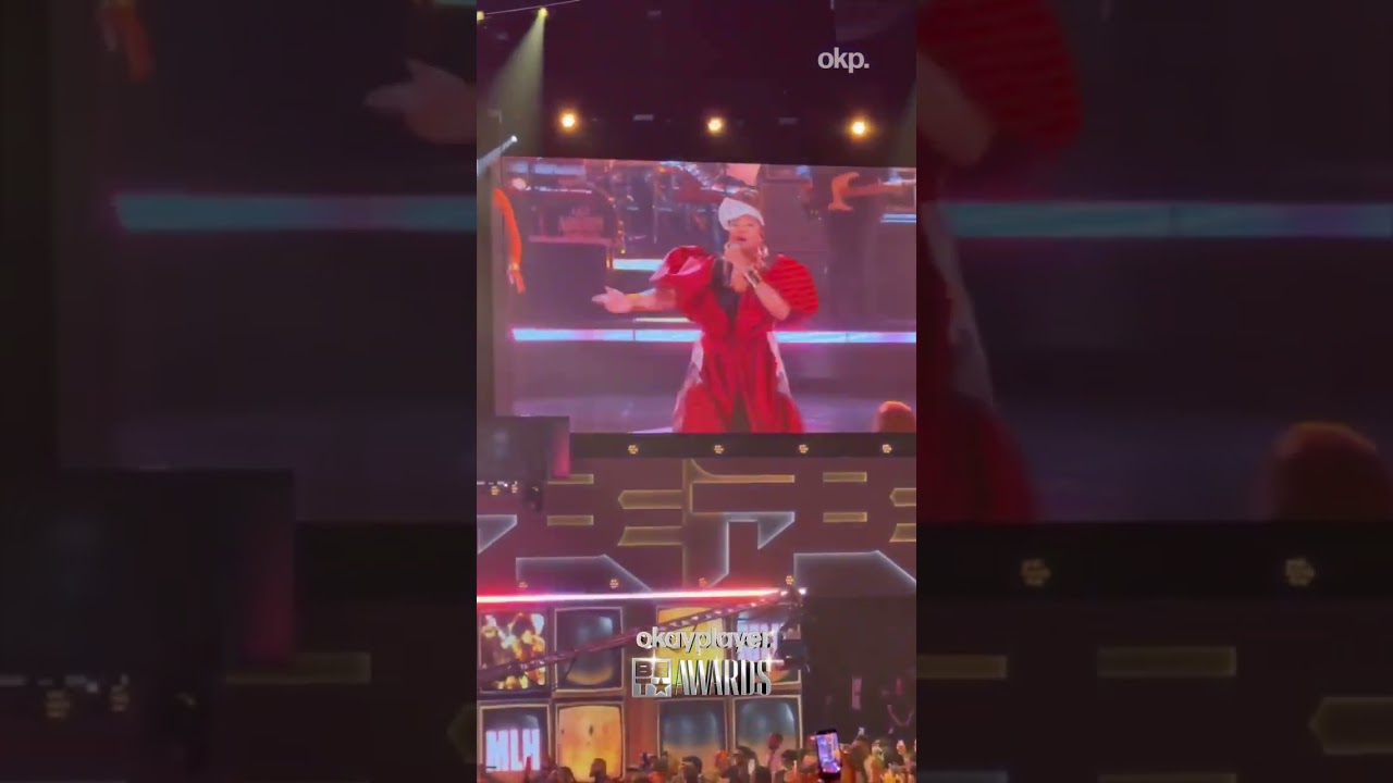 #QueenLatifah & #Common suprise #LaurynHill at the #betawards 🤩 🙌🏾