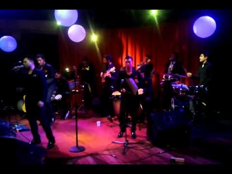 EL COMBO CON CLASE - FRIA EN VIVO